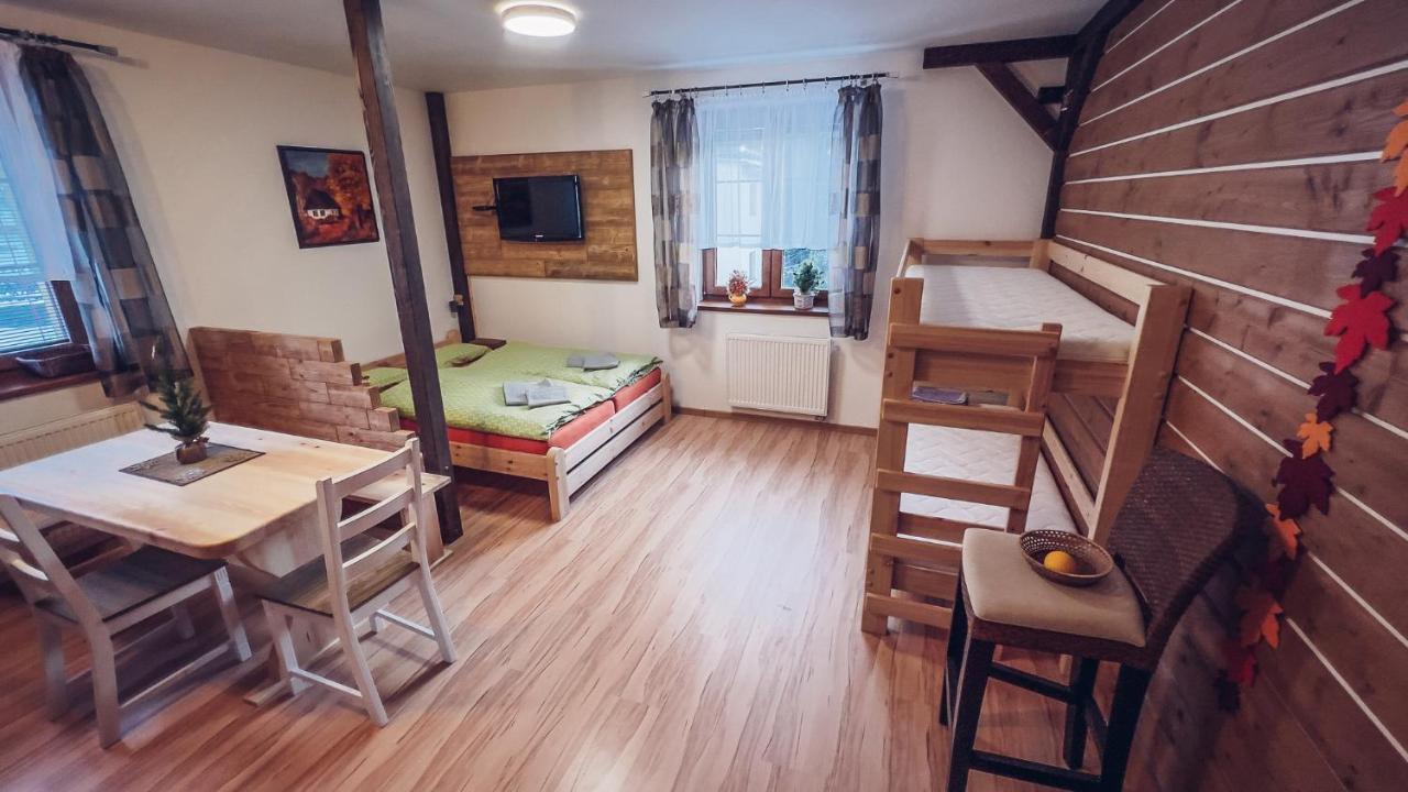 Apartmany Domino Zelezna Ruda Ngoại thất bức ảnh
