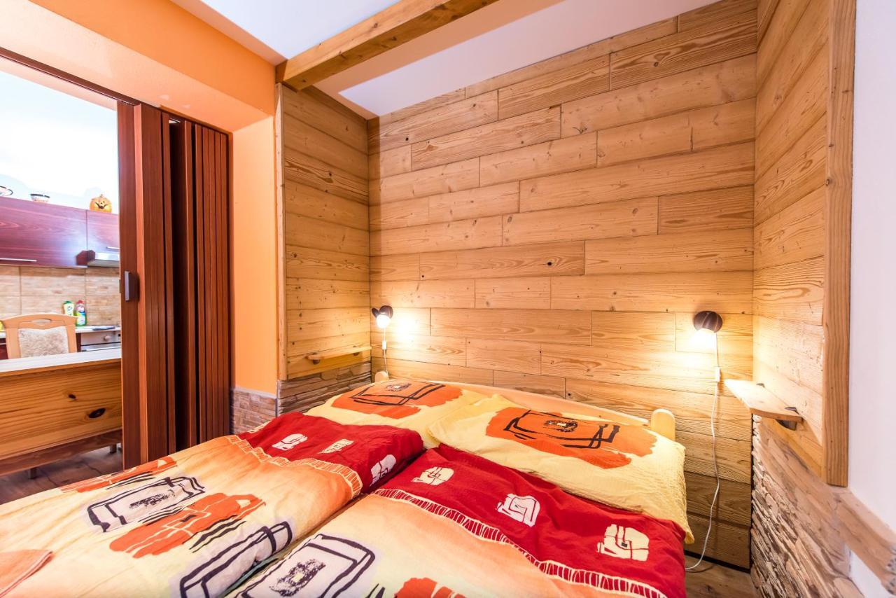 Apartmany Domino Zelezna Ruda Ngoại thất bức ảnh